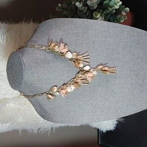 NWT Melanie Lyne Floral Statement Necklace